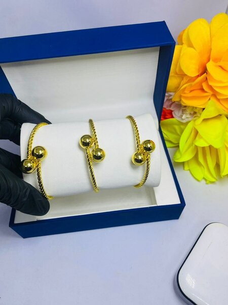 Mini Ball Bangle