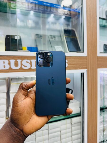 iPhone 15 pro Max 256Go 2SIM