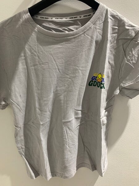 T-shirt gris à motif canard