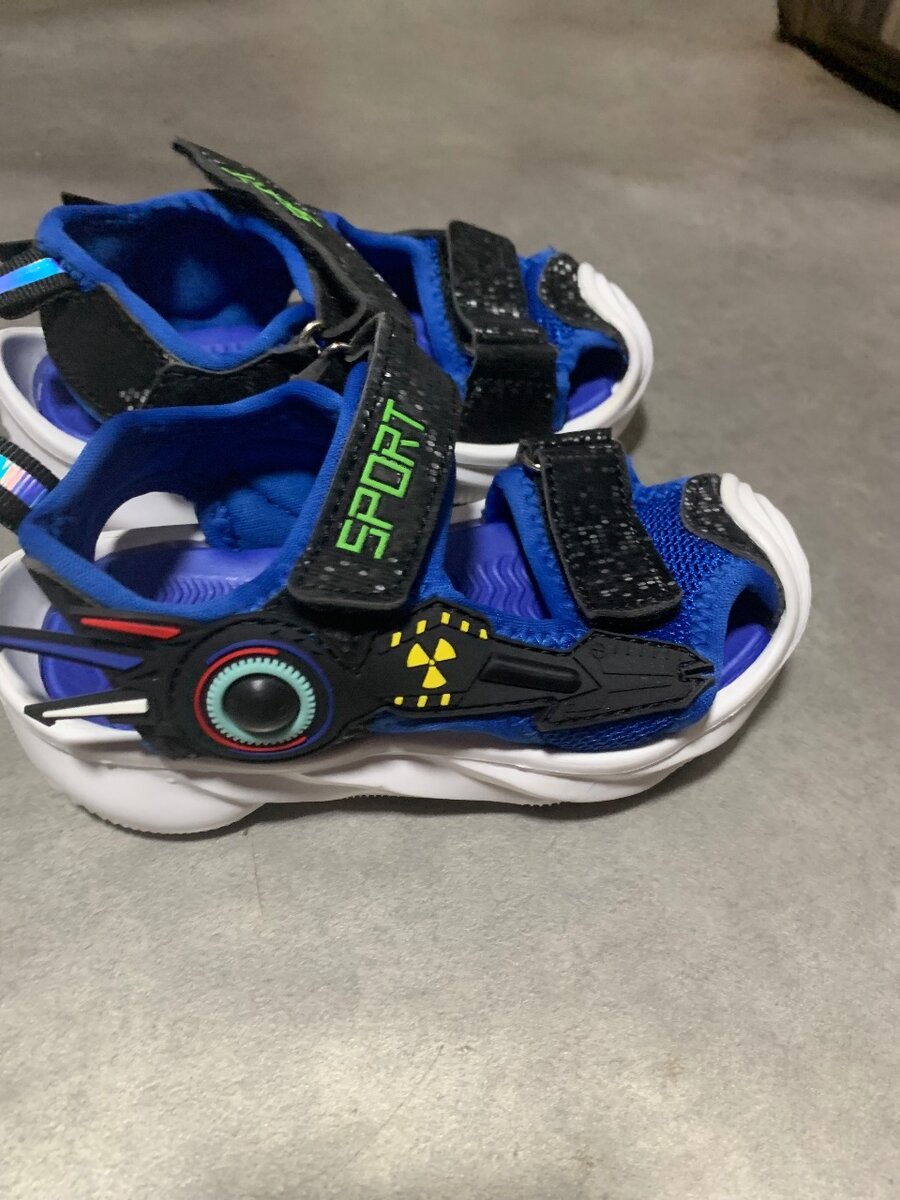 Kids shoes size 26