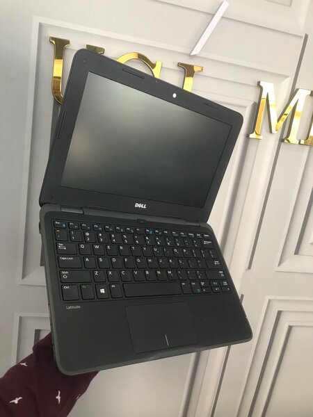 Dell latitude 11 inches intel Celeron