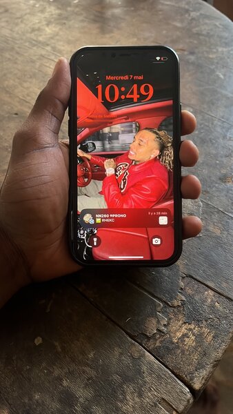 iPhone 12 simple