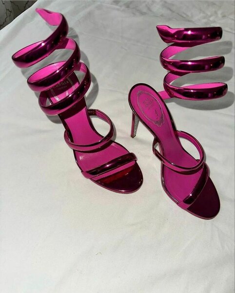 HEELS
