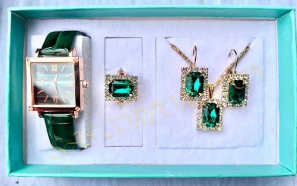 Ensemble Montre et Bijoux Émeraude