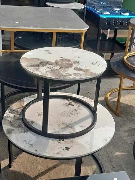 Tables Gigognes Élégantes en Marbre et Métal Noir