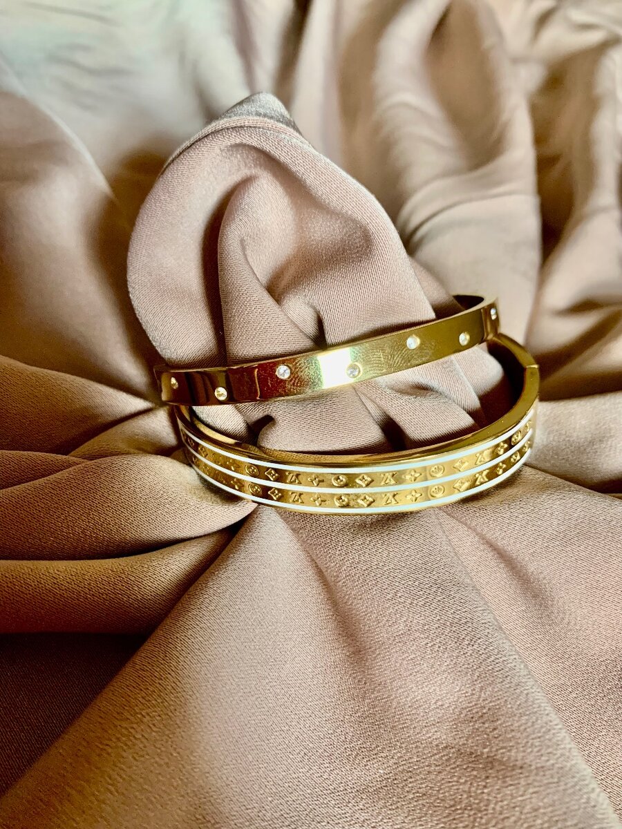 Ladies bracelets