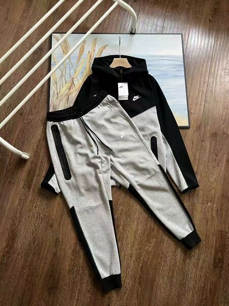 Tech fleece