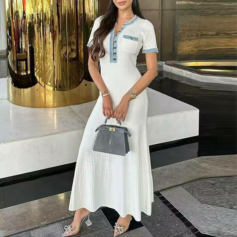 Robe longue élégante à rayures