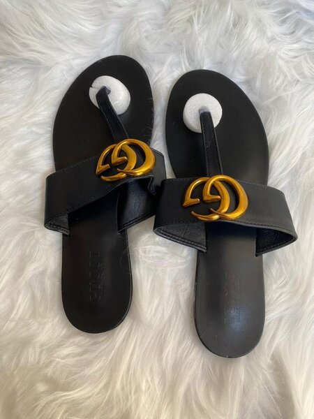 Women slippers