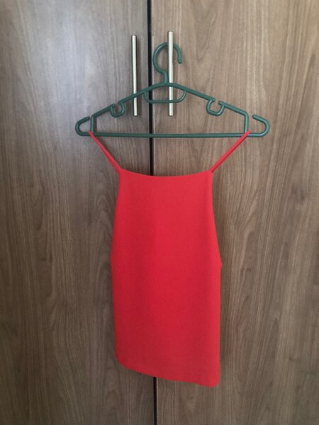 Red string top