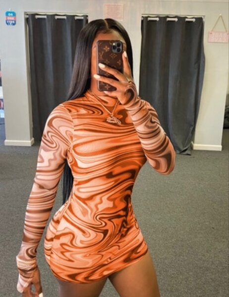 The Bintou Dress Couleur orange et bleu indigo