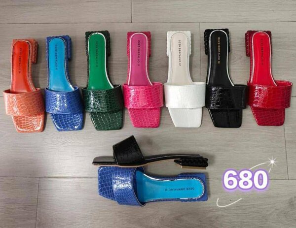Ladies slippers