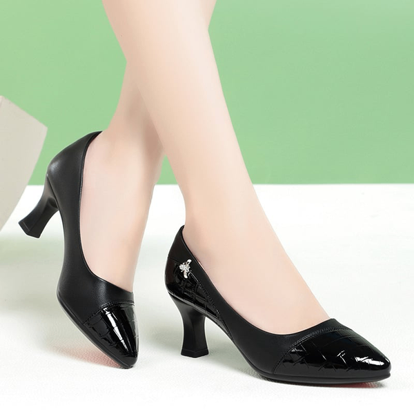 Heel shoe