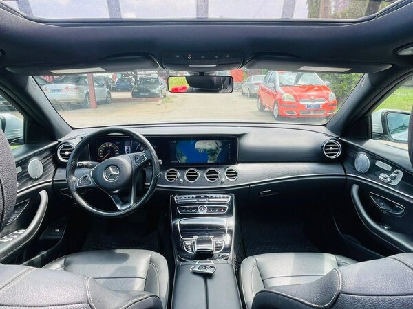MERCEDES E300 2018