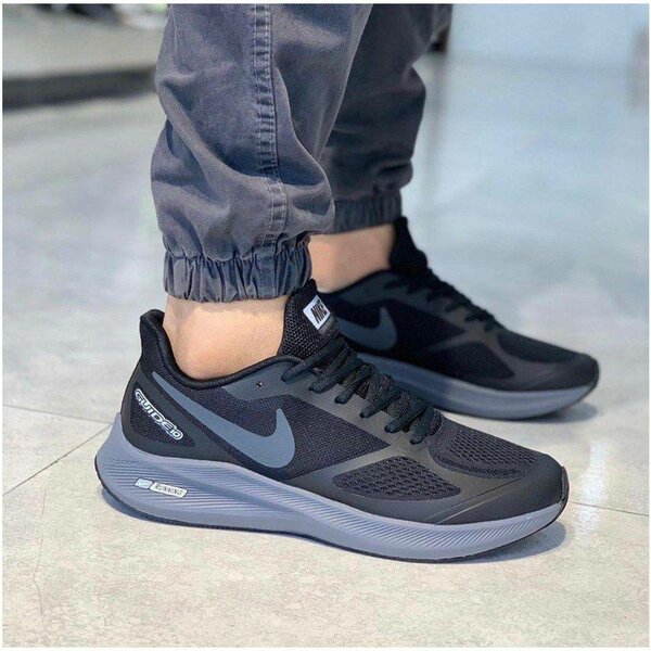 NIKE RUNNING.