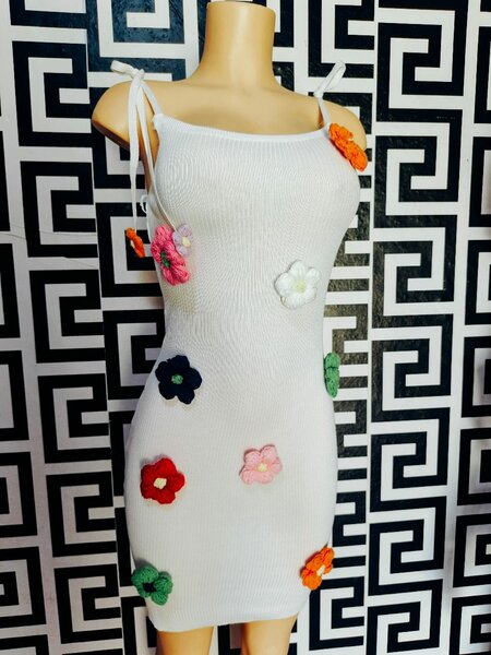 Robe fleurie en tricot