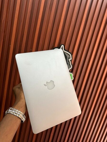 *MACBOOK PRO 2015*
