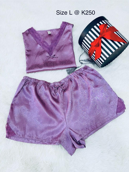 Lingerie violet