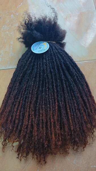 Extensions en cheveux bouclés