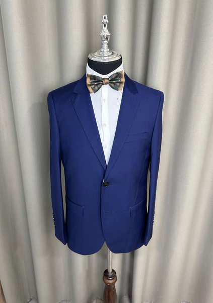 Costume bleu