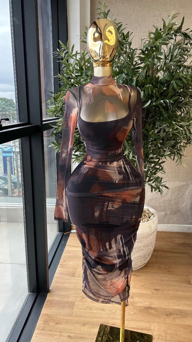 Robe élégante à manches longues