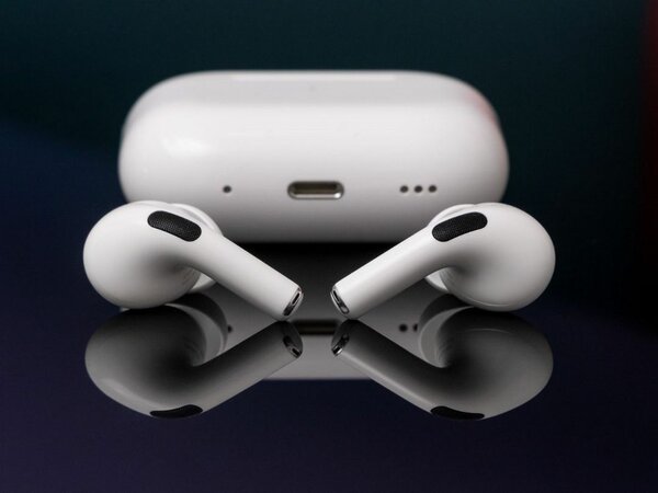 Original iPhone AirPods Pro 2