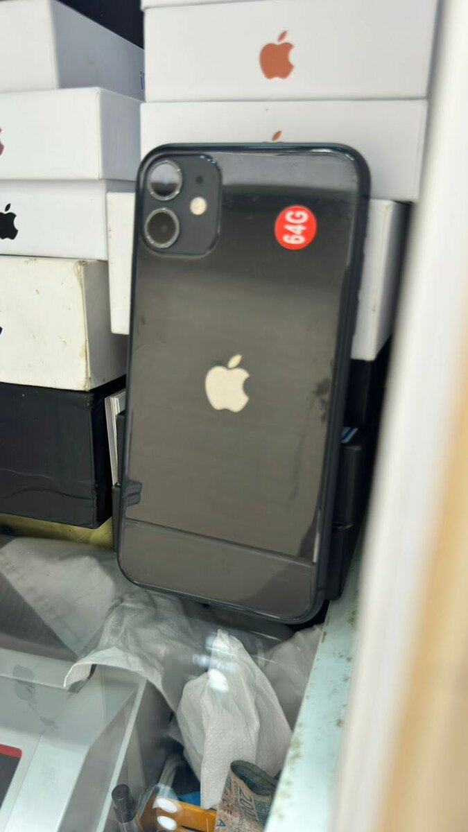 *iphone 11 64g tout passe :
