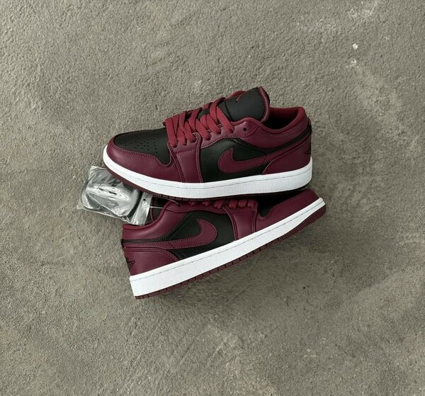 AIR JORDAN 1 LOW RED AND BLACK