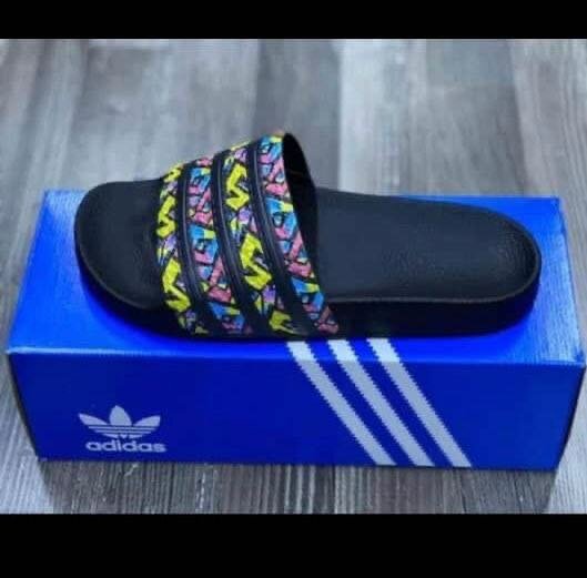 Claquettes Adidas confortables