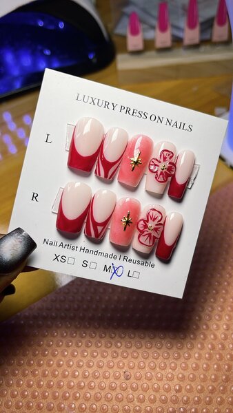 Press on nails
