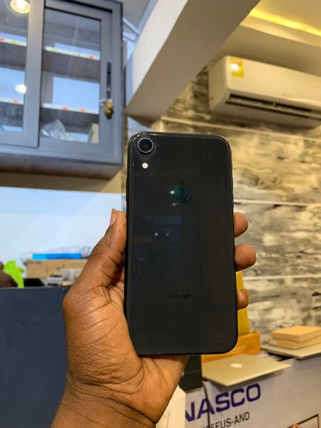 iPhone XR