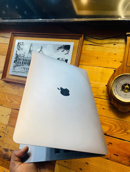 (2020) MacBook Air