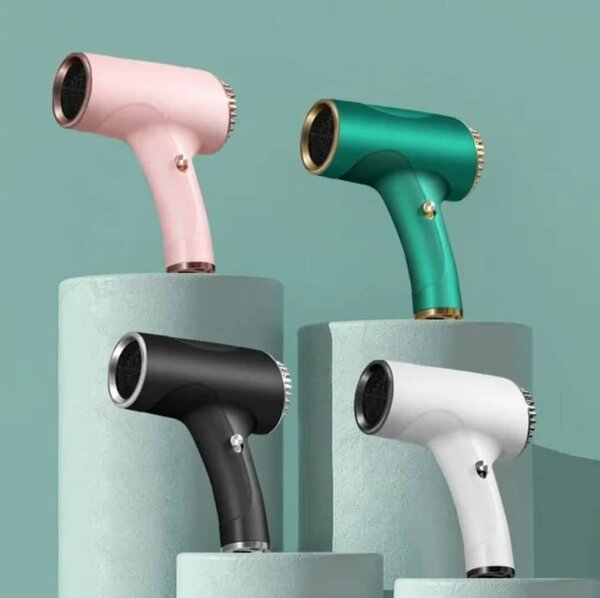 Sèche-cheveux sans fil compact