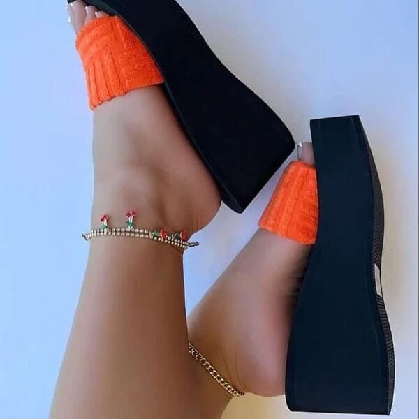 Ladies slippers