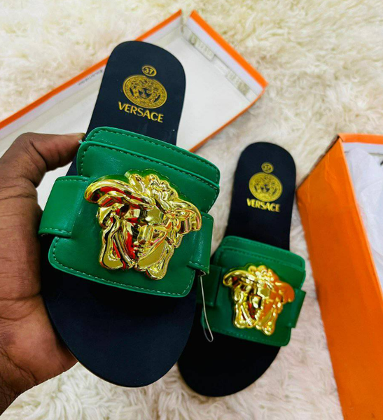 slippers 