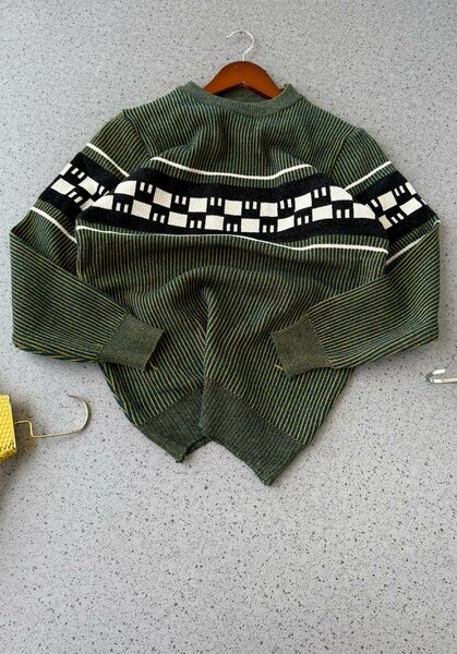 WOOLEN SWEATER