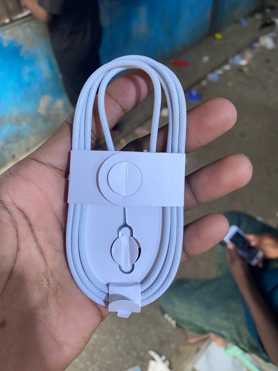 Câble iPhone 16 original
