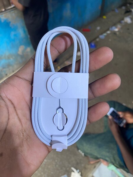 Câble iPhone 16 original