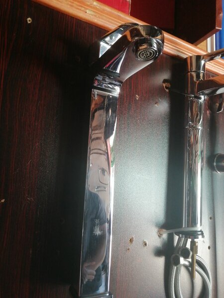 Basin mixer