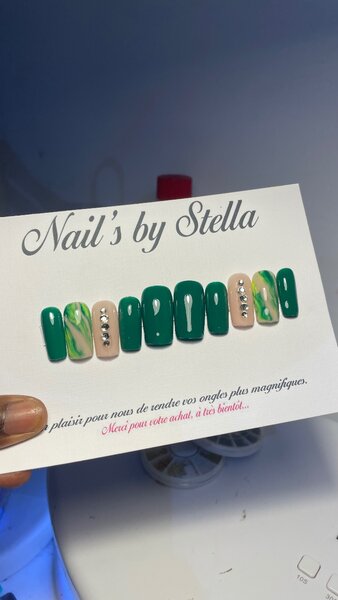 PRESS ON NAILS