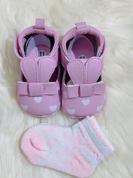 Shoe with socks