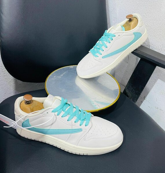 Nike travis Scott