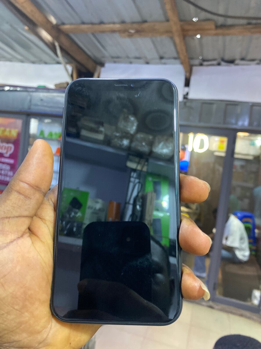 iPhone XR 64 gig