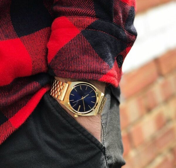 NIXON CLASSIC WATCH