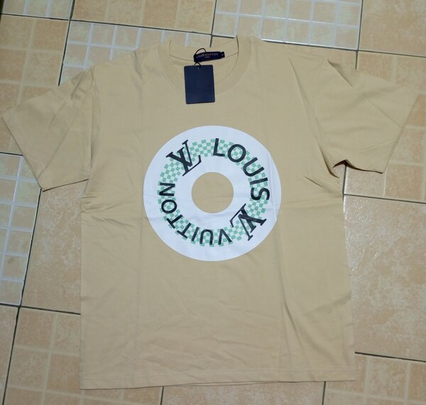 Tee shirt