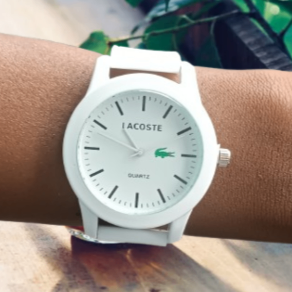 Montre blanche élégante