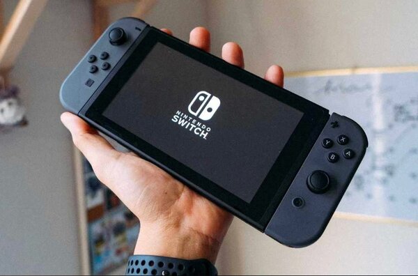 Consoles et accessoires de jeux