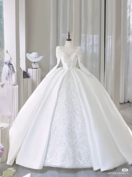 Wedding dress