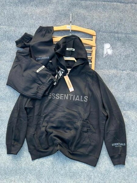 Ensemble Sweatshirt et Pantalon Essentials
