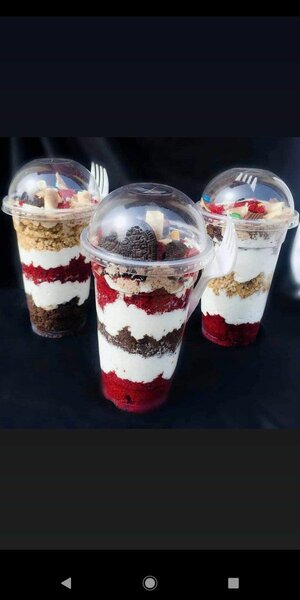 Cake in cup(cake parfait)
